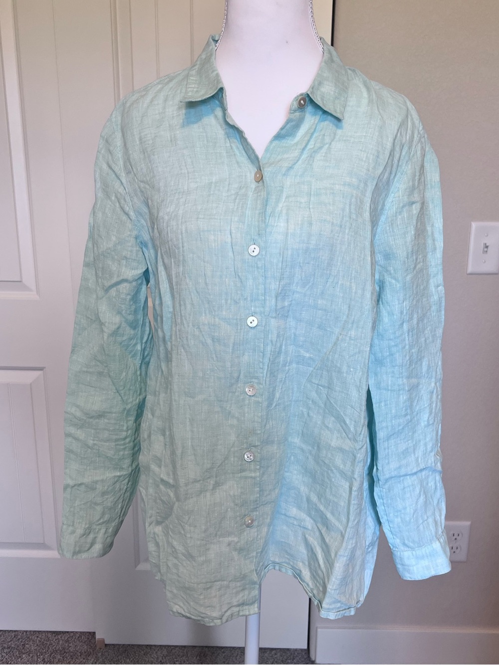 J Jill 100% Linen Button up Long Sleeve Sz Medium Petite